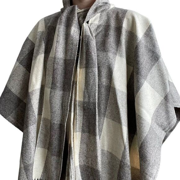 Vintage Unisex 1970s Checkered Cream Gray 100% Wool Hippie Western Poncho One Sz - Picture 7 of 10